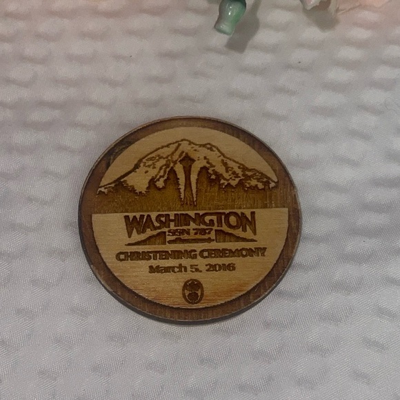 2016 Washington Christening Ceremony SSN-787 Wood Coin NN Shipbuilding 130 Anniv - Picture 1 of 2